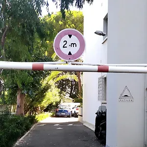 Grand Climatisé En Bord De Avec Parking Sécurisé Appartement Golfe-Juan